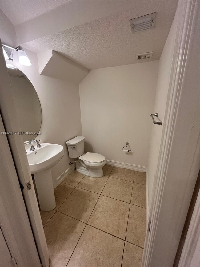 Building Photo - 115 Riverwalk Cir E