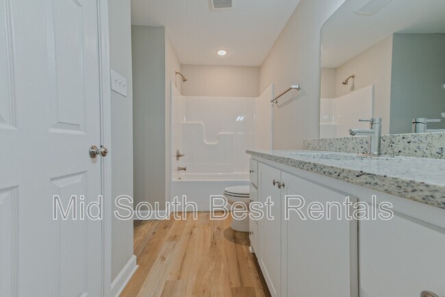 Building Photo - 829 Pine Tree Rd