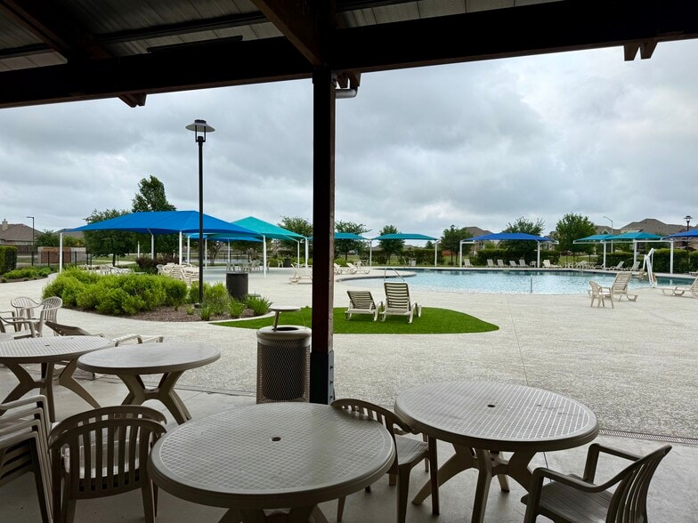 Building Photo - 480 Tailwind Dr