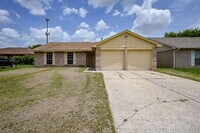 Building Photo - 2667 Grand Canyon Dr