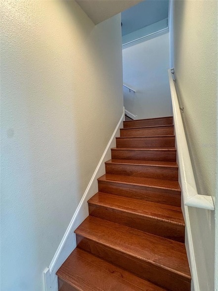 Building Photo - 10663 Pictorial Park Dr