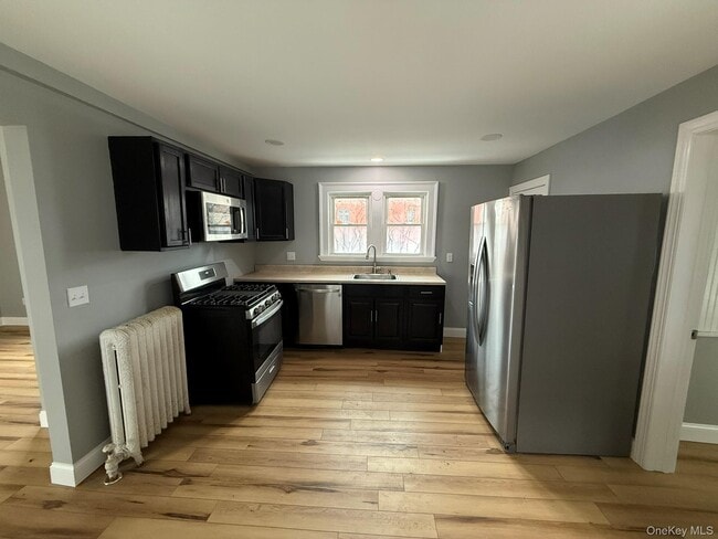 Building Photo - 7 Mulberry St