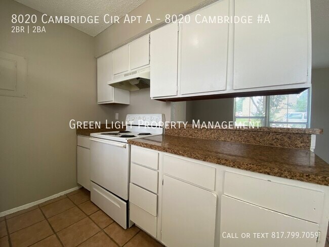 Building Photo - 8020 Cambridge Cir