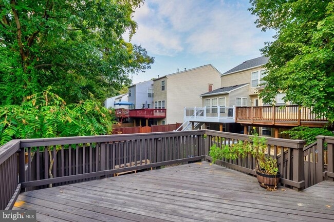 Building Photo - 8755 Thornbrook Dr