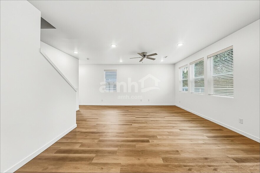 Building Photo - 8023 Verona Lp SW