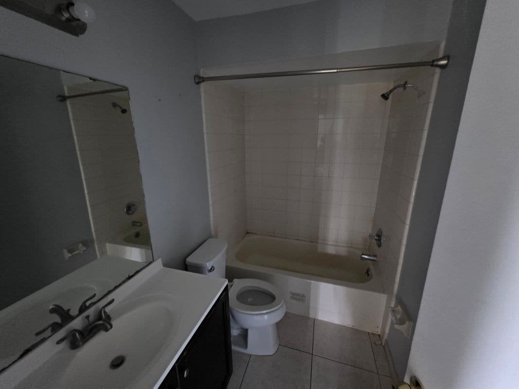 Building Photo - 310 Colonade Ct