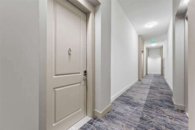 Building Photo - 170 Malone St