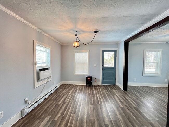 Building Photo - Adorable Rental located in South Hill