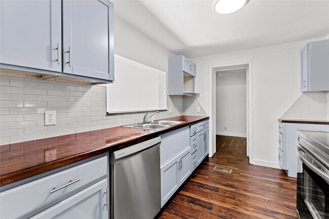 Building Photo - 5524 Dartmouth Ave