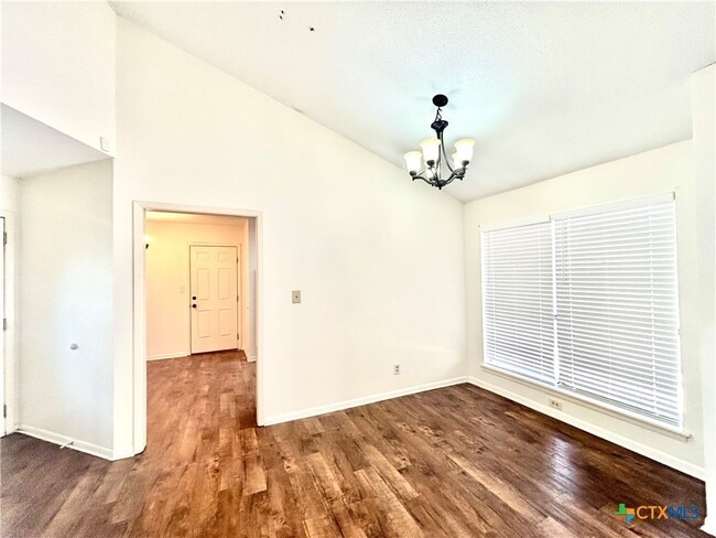 Building Photo - 127 Cabana Dr