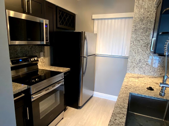Building Photo - 2850 N Oakland Forest Dr