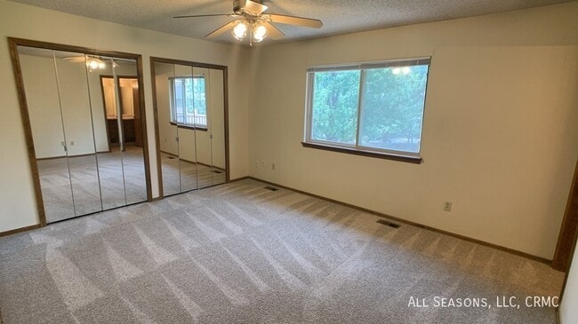 Building Photo - 850 Quail Lake Cir