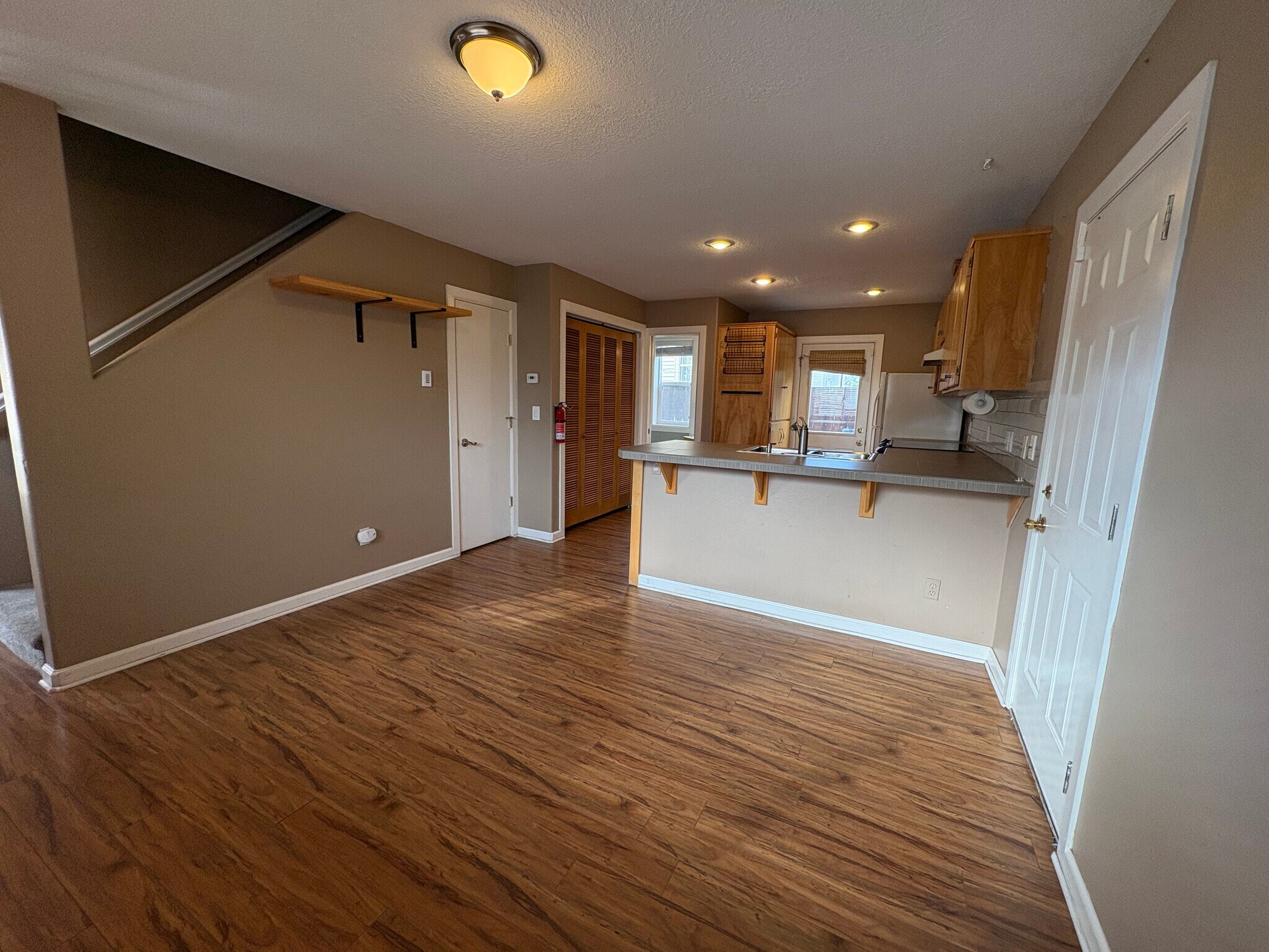 dining/kitchen - 321 N Mason St