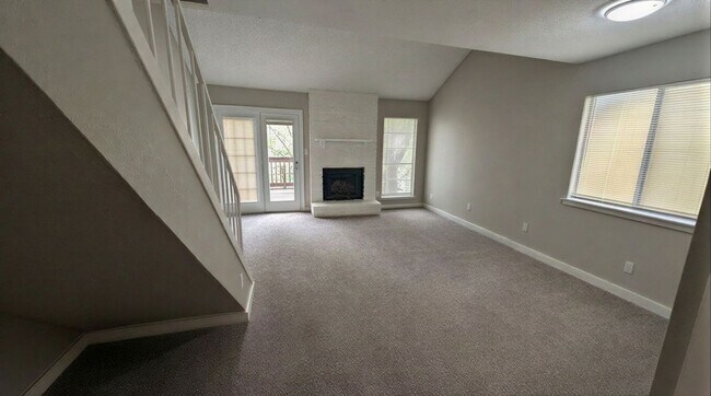 Building Photo - 1711 Burton Dr