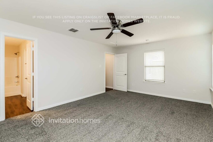Building Photo - 9016 Curacao Dr