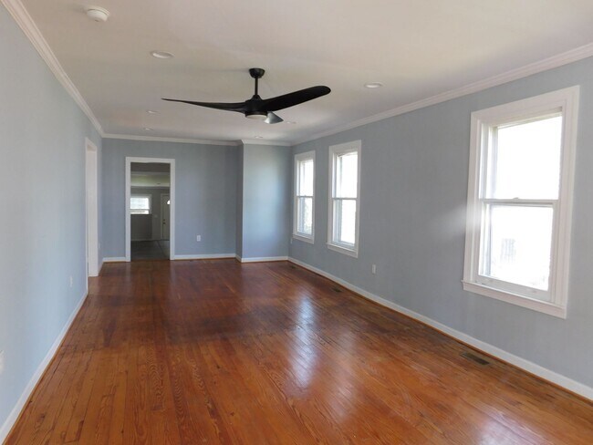 Building Photo - 304 Avenue A