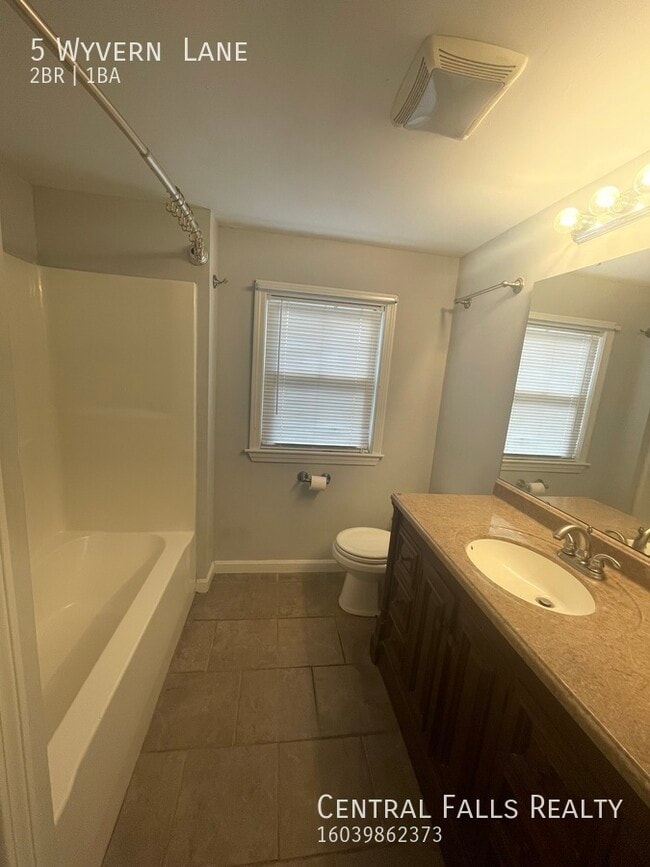 Building Photo - 5 Wyvern Ln