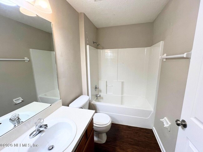 Building Photo - 1960 McGirts Point Blvd