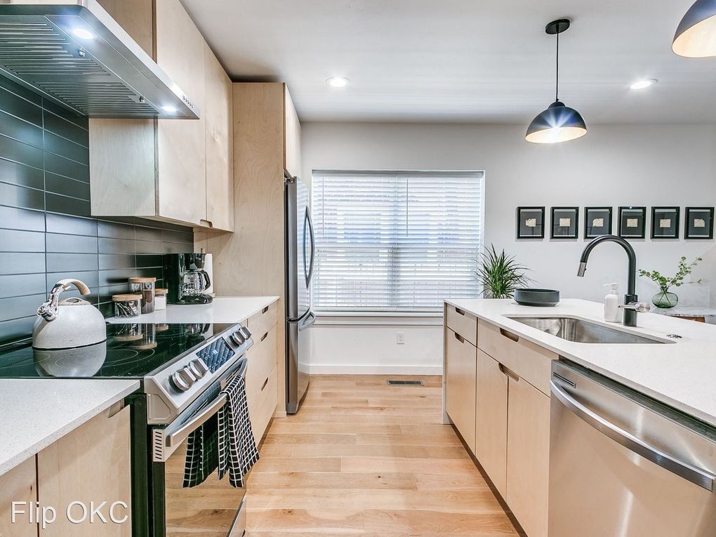 Building Photo - 808 NW 23rd St