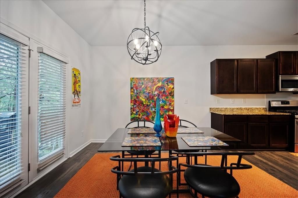 Building Photo - 108 Aviary Ln