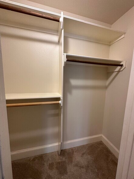 Building Photo - 6353 Richmond Ave