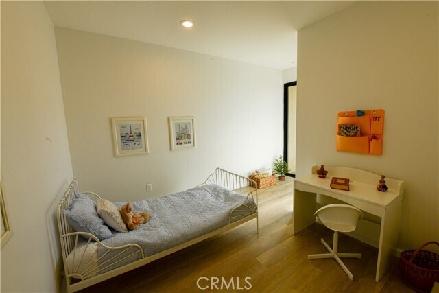 Building Photo - 15820 S Vermont Ave