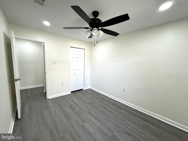 Building Photo - 8869 Rusland Ct