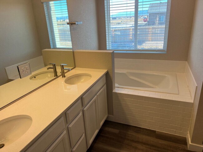 Building Photo - Beautiful New Home in Pueblo West