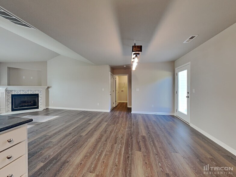 Building Photo - 221 Cornfield Ln