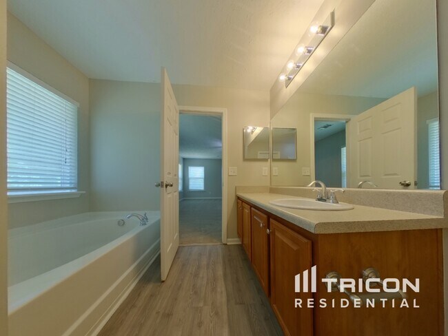 Building Photo - 313 Cedar Bay Cir