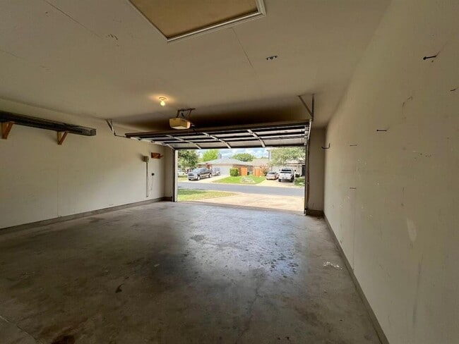 Building Photo - 209 Katy B Ln