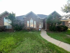 Building Photo - 4927 Legacy Dr