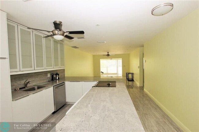 Building Photo - 20844 Vinesta Cir