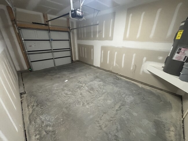 Building Photo - 612 S Blackmon St