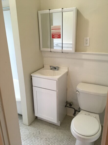 Building Photo - 1111 Boylston St