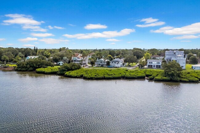 Building Photo - 555 S Gulf Dr