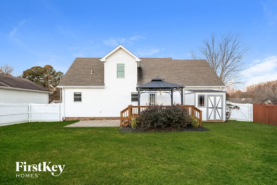 Building Photo - 161 Shady Maple Dr