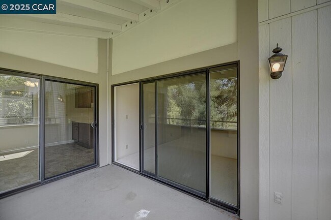 Building Photo - 3377 Rossmoor Pkwy