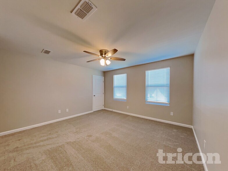 Building Photo - 886 Purcell Dr