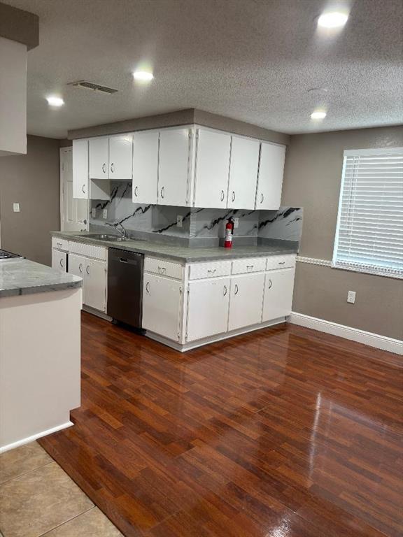 Building Photo - 15827 Adobe Dr