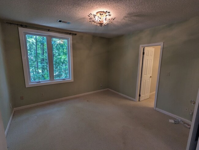 Building Photo - Fabulous 5 Bedroom Home in North River