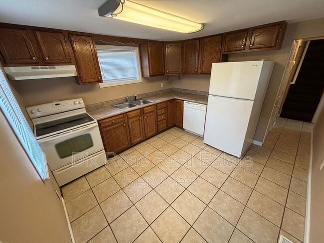 Building Photo - 2701 Tylersville Rd