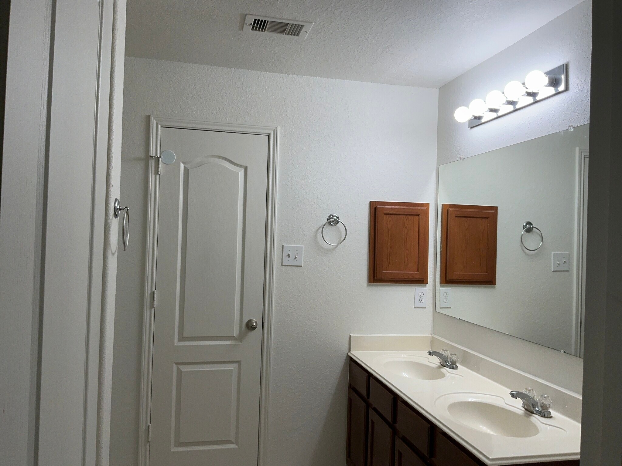Building Photo - 1143 Desert Willow Ln