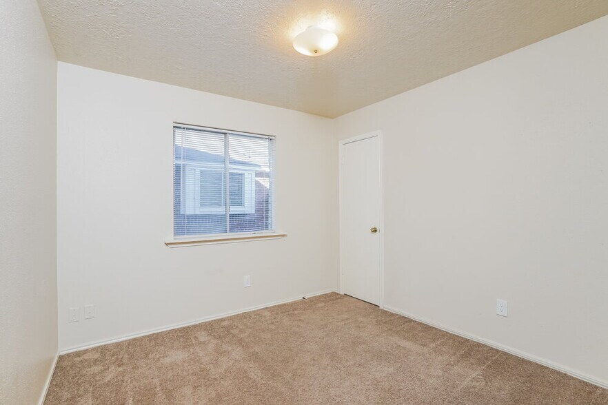 Building Photo - 1331 Three Forks Dr