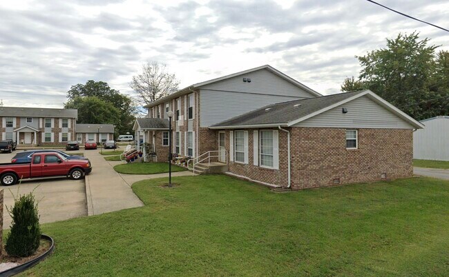 Building Photo - 203 Division St