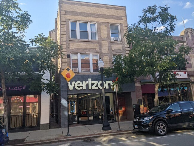 Primary Photo - 5314 N Clark St