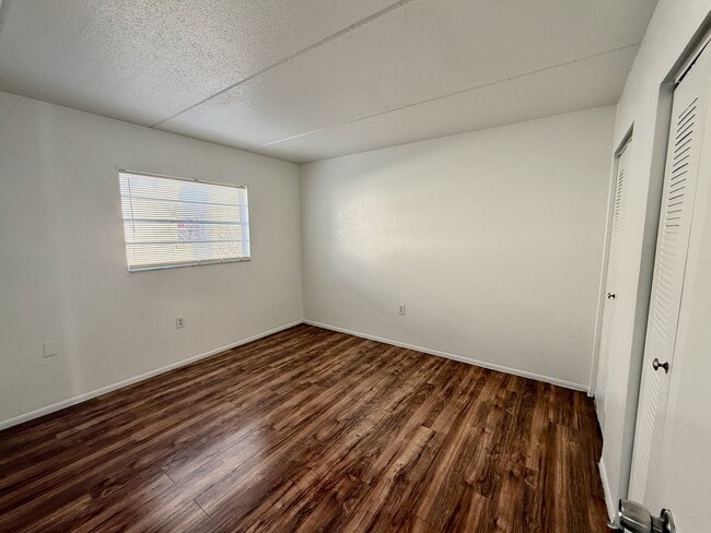 Building Photo - 716 Michigan Ct