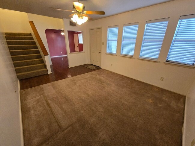 Building Photo - 2 Bed 1.5 Bath Condo in Bryan!