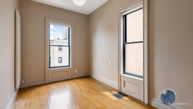 Building Photo - 857 CARROLL St