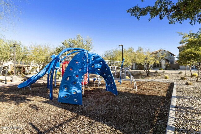 Building Photo - 2930 N Raven